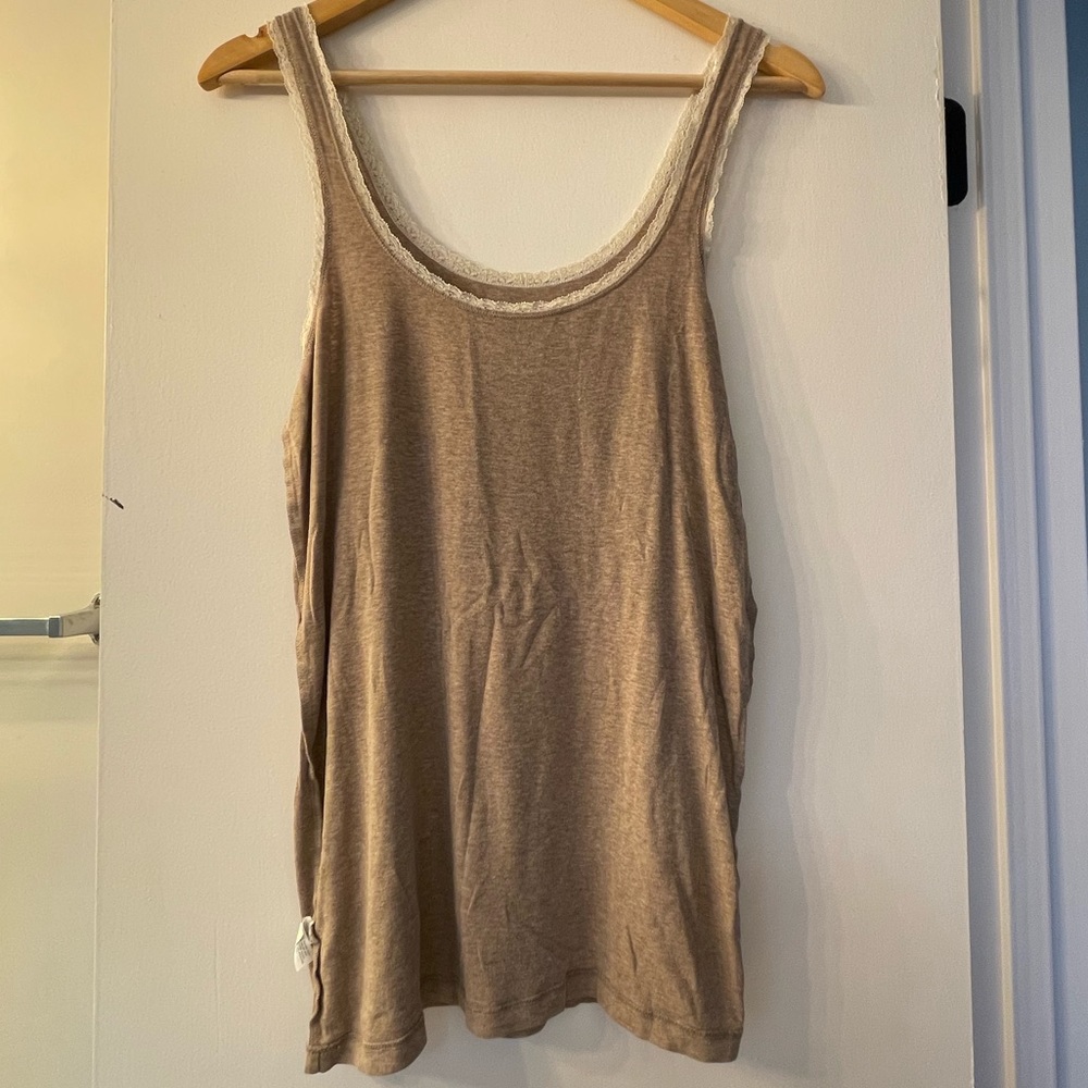 Simple cute laced tank top